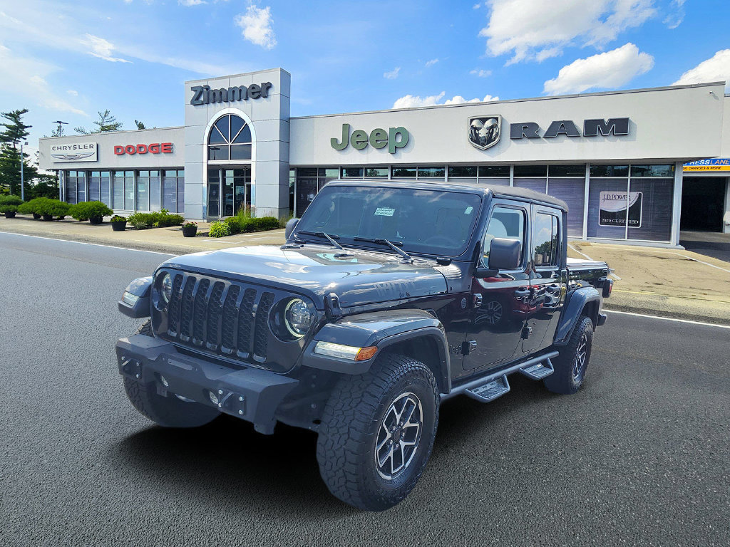 Certified 2023 Jeep Gladiator Sport AWD/4WD image 2