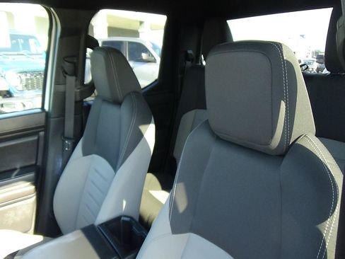 Used 2025 Toyota Tacoma TRD Sport AWD/4WD image 20