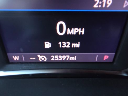 Used 2023 GMC Acadia SLT image 11