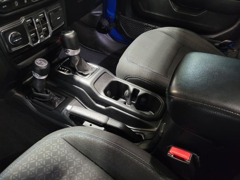 Used 2021 Jeep Wrangler Unlimited Sport AWD/4WD image 26