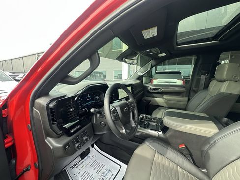 Used 2025 Chevrolet Silverado 1500 ZR2 w/ Technology Package AWD/4WD image 10
