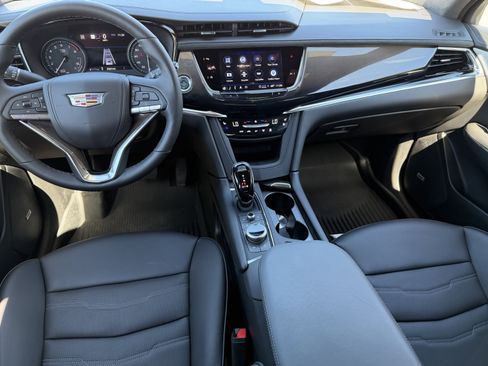 Certified 2024 Cadillac XT6 Premium Luxury w/ Platinum Package image 15