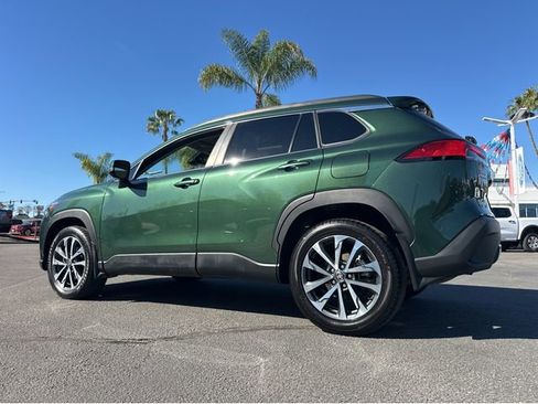 Used 2022 Toyota Corolla Cross XLE w/ Convenience Package image 4