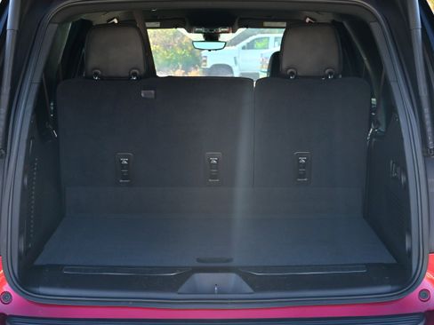 Used 2021 Chevrolet Suburban High Country image 34