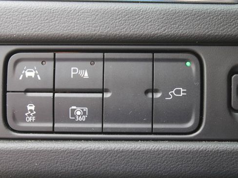 Used 2022 Chevrolet Tahoe LT w/ LT Signature Package RWD image 32