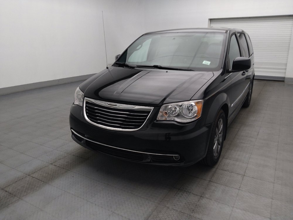 Used 2014 Chrysler Town & Country S FWD image 15