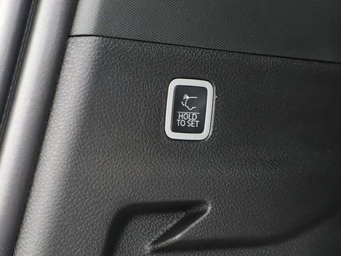 New 2024 Jeep Grand Wagoneer L 4WD w/ Convenience Group III image 10