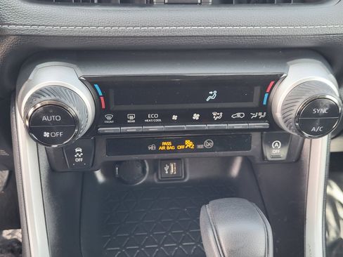 Certified 2025 Toyota RAV4 XLE w/ Convenience Package image 29