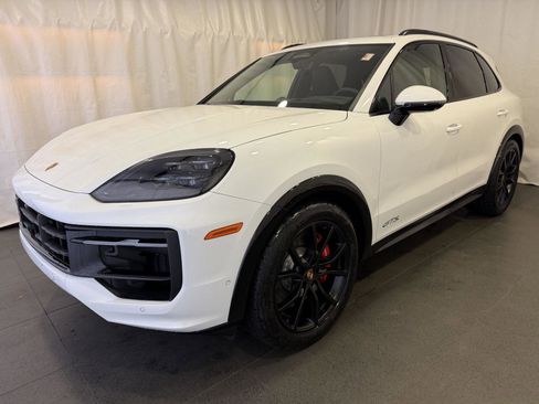 New 2026 Porsche Cayenne GTS image 1