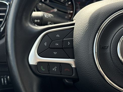 Used 2021 Jeep Compass Latitude w/ Sun and Sound Group image 2