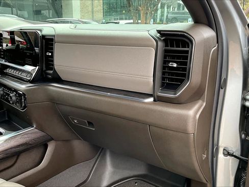 Used 2025 Chevrolet Silverado 1500 LTZ image 18