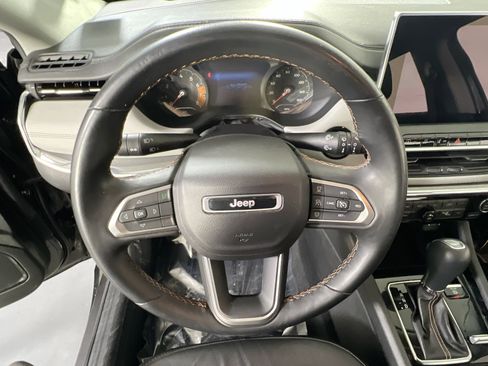 Used 2022 Jeep Compass Limited AWD/4WD image 11