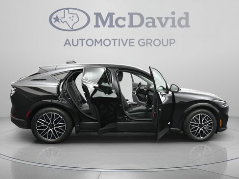 Used 2025 Ford Mustang Mach-E Premium AWD/4WD image 43