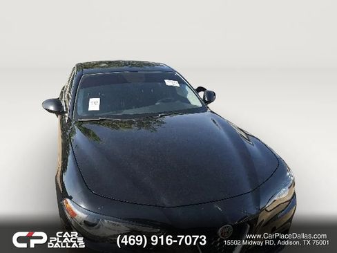 Used 2019 Alfa Romeo Giulia RWD image 2