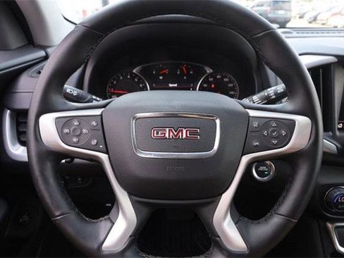 Used 2024 GMC Terrain SLT image 11