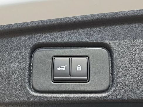 Used 2026 Nissan Pathfinder SV FWD image 7