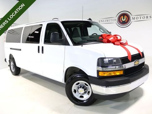 Used 2025 Chevrolet Express 3500 LT w/ LT Preferred Equipment Group RWD image 1