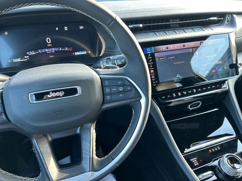 New 2026 Jeep Grand Cherokee L Limited w/ Limited Altitude Package AWD/4WD image 18