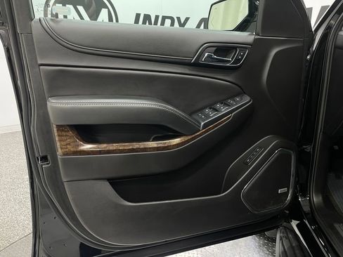 Used 2017 Chevrolet Suburban LT image 14