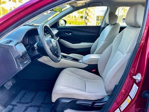 Certified 2025 Honda Accord LX image 7