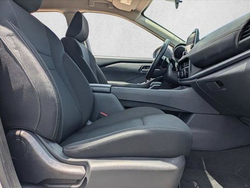 Used 2024 Nissan Rogue S FWD image 16