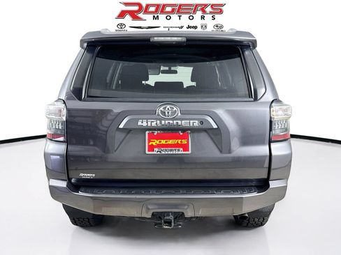 Used 2015 Toyota 4Runner SR5 w/ Four Season Floor Mat Package AWD/4WD image 12