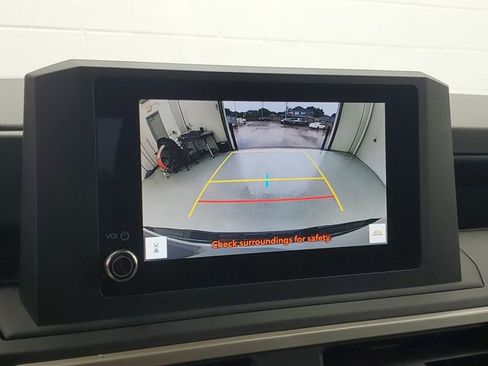 Used 2025 Toyota Tacoma SR image 27