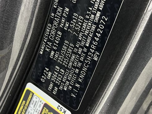 Used 2024 Kia Carnival EX image 35