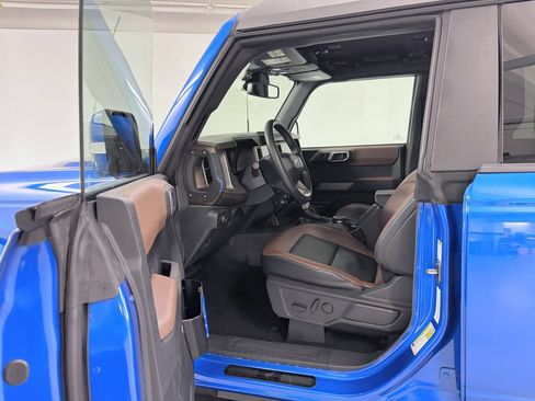 Used 2022 Ford Bronco Outer Banks AWD/4WD image 13