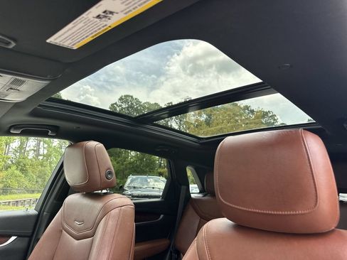 Used 2024 Cadillac XT5 Premium Luxury w/ Technology Package FWD image 19