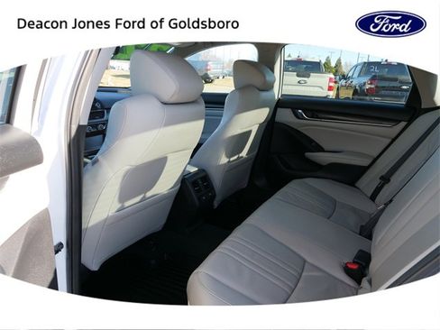 Used 2022 Honda Accord Touring image 15