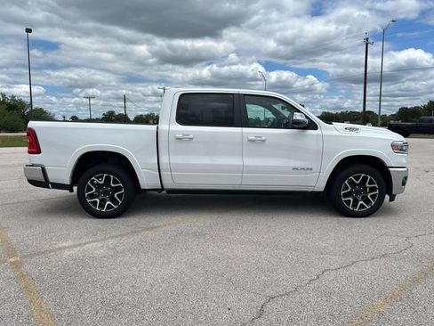 Used 2025 RAM 1500 Laramie AWD/4WD image 6