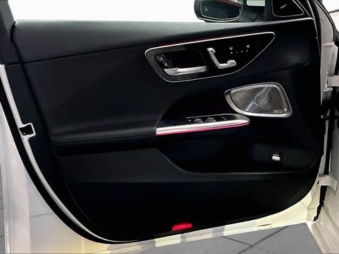 Used 2023 Mercedes-Benz C 300 Sedan image 21