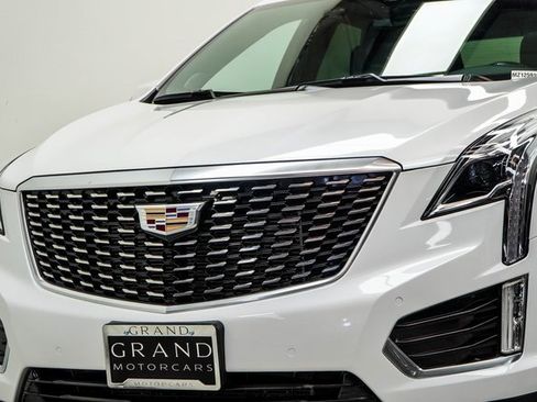 Used 2021 Cadillac XT5 Premium Luxury image 2