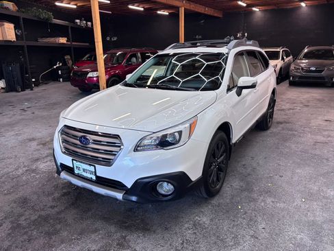 Used 2016 Subaru Outback 2.5i Limited AWD/4WD image 3