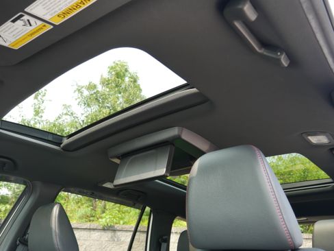 Used 2021 Honda Pilot Black Edition image 18
