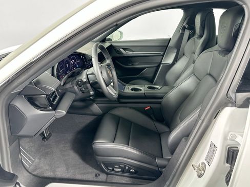 Certified 2025 Porsche Taycan image 5
