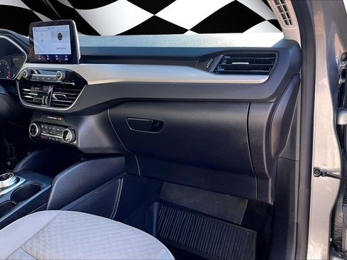 Certified 2022 Ford Escape SE w/ Convenience Package image 16