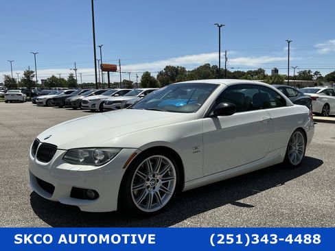 Used 2011 BMW 335is Convertible w/ Premium Pkg RWD image 28