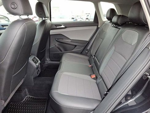 Certified 2022 Volkswagen Taos SE w/ IQ.Drive SE Package image 13