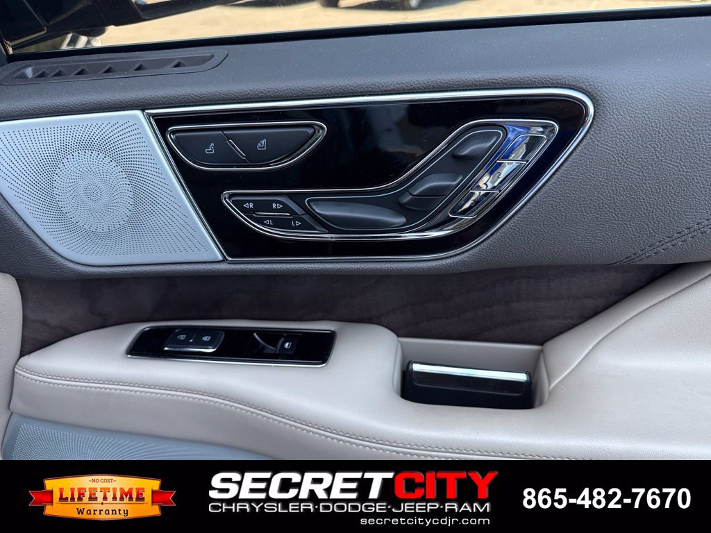 Used 2024 Lincoln Navigator L Reserve AWD/4WD image 12