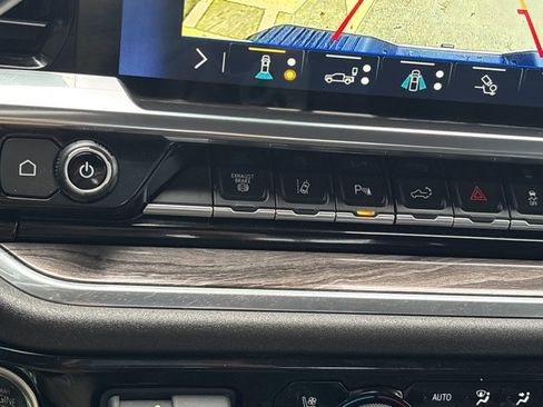 Used 2024 Chevrolet Silverado 2500 LTZ w/ LTZ Convenience Package image 37