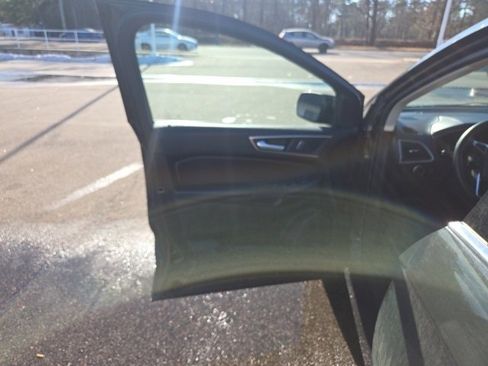Used 2024 Ford Edge SEL image 10