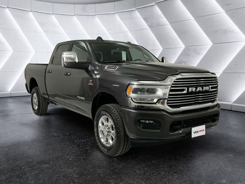 Used 2024 RAM 2500 Laramie AWD/4WD image 1