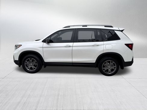 Used 2024 Honda Passport TrailSport image 4