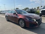 Used 2023 Nissan Altima 2.5 SV image 2