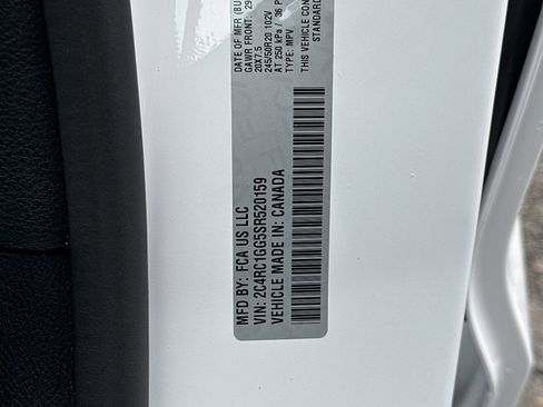 Used 2025 Chrysler Pacifica Limited FWD image 26