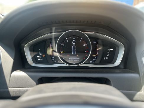 Used 2016 Volvo XC60 T5 Premier w/ Proximity Package FWD image 23