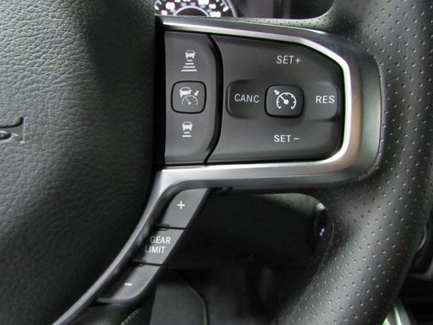 New 2026 RAM 1500 Express AWD/4WD image 24