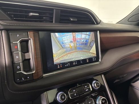 Used 2023 GMC Yukon Denali Ultimate image 14